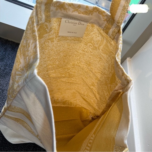 Dior Cream and Gold Tote Bag - Picture 3 of 3